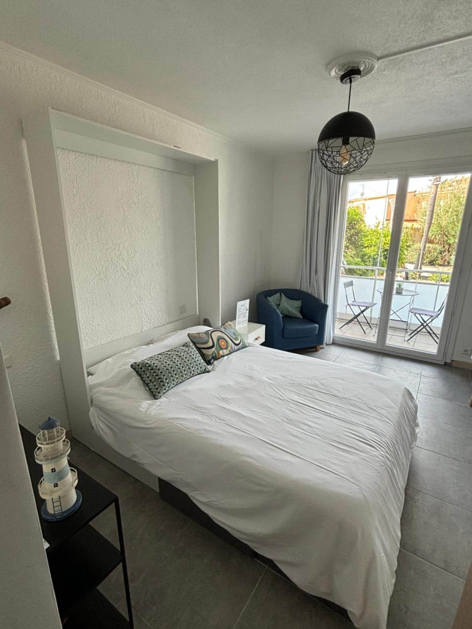 Studio Spacieux Avec Patio En Centre Ville Cavalaire-sur-Mer Exteriér fotografie