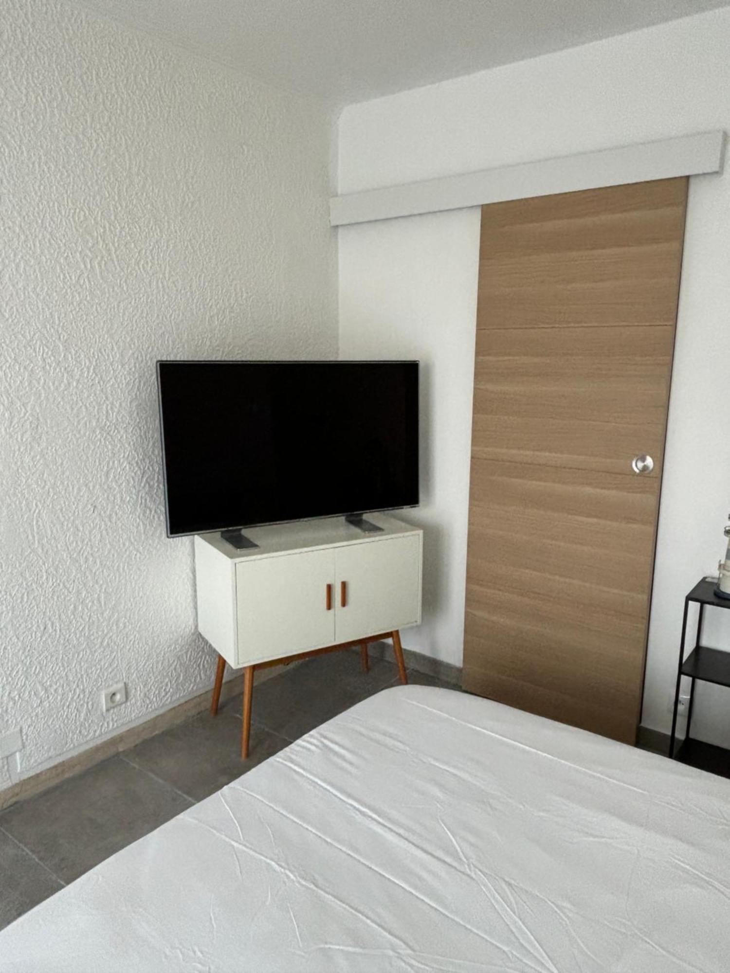 Studio Spacieux Avec Patio En Centre Ville Cavalaire-sur-Mer Exteriér fotografie